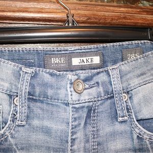 Buckle brand Jake bootleg jeans. Size 29S. Great condition!